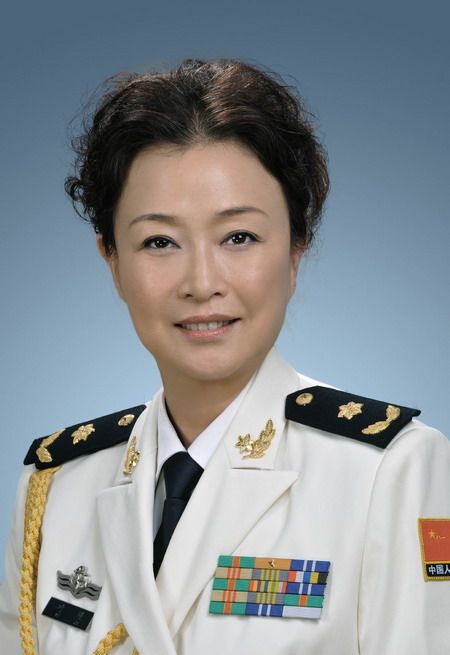 叶瑾少将.海军游泳队队长,大校 ,后晋技术三级文职干部.