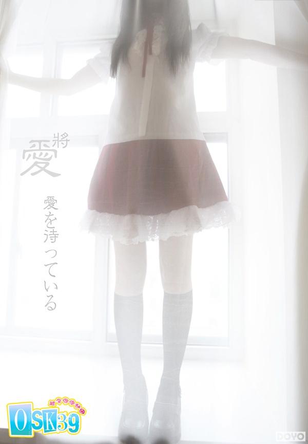 美女全裸上阵cos《鹿鼎记》苏荃 与毒蛇在浴桶内共舞