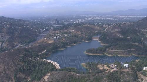 gta5-洛圣都与洛杉矶航拍图片对比一览_好莱坞水库_逗游攻略中心