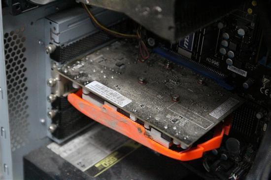 給顯卡洗洗澡！雙敏HD7750清灰超簡單