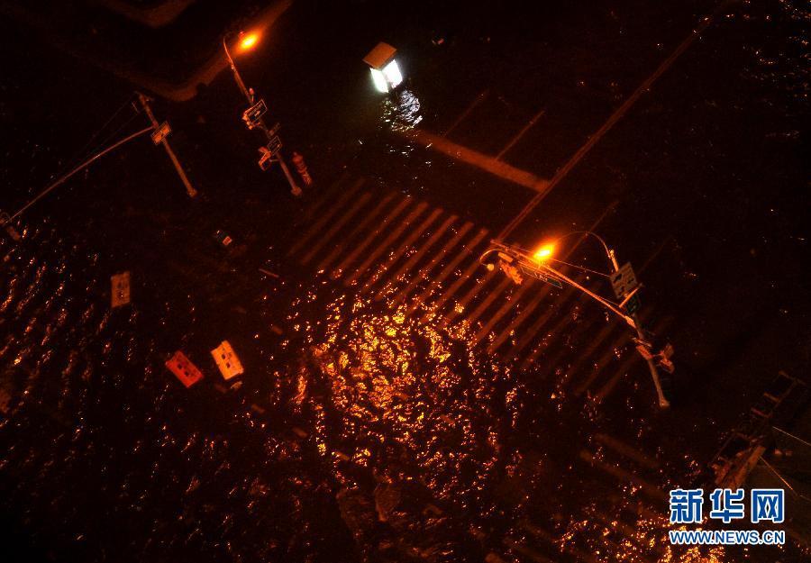 “自由女神像遭巨浪拍打照”網(wǎng)絡(luò)瘋傳