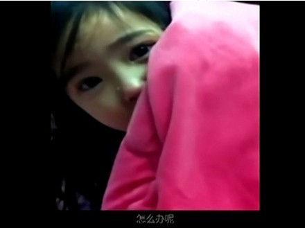 韓國超萌小蘿莉含淚向媽媽道歉