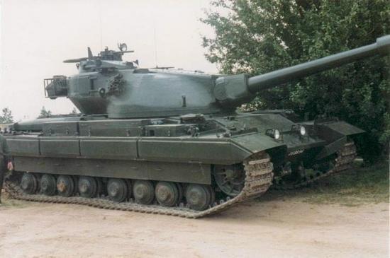 “征服者”重型坦克
