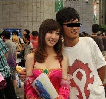 看那些爱吃豆腐的游戏伪粉丝 玩游戏是假把妹是真