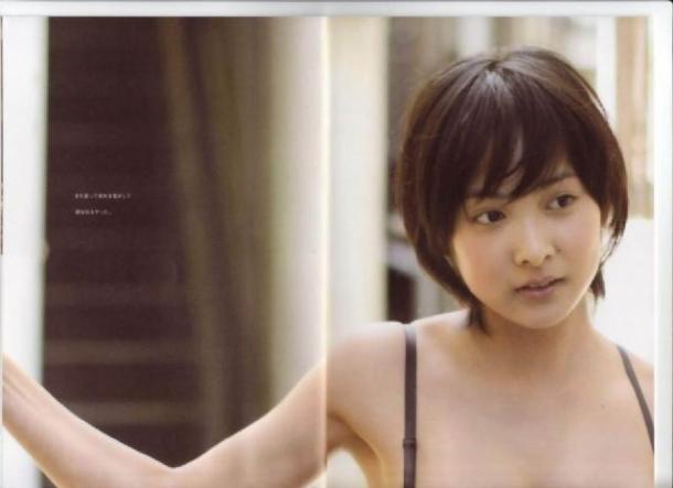 撕美女衣服再掀热潮 日本杂志卖肉欢乐多！