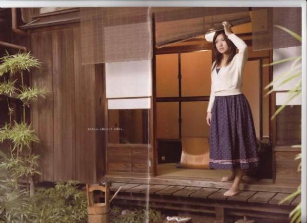 撕美女衣服再掀热潮 日本杂志卖肉欢乐多！