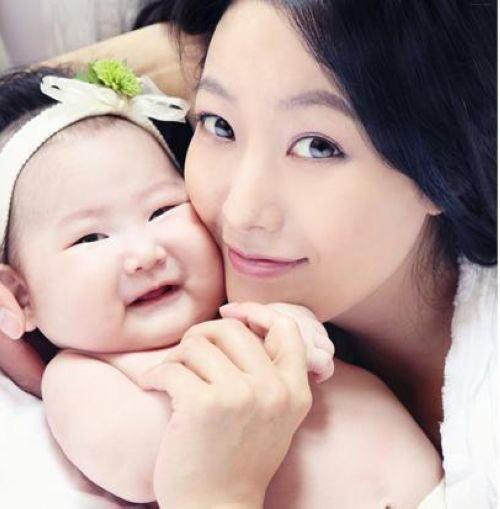 金喜善女儿照片盘点 丑全因像爸爸？(图)