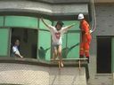90后女孩跳楼轻生，因其30岁男友有妻儿