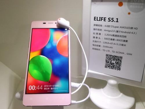 全球最薄智能机 ELIFE S5.1通信展展出第1张图