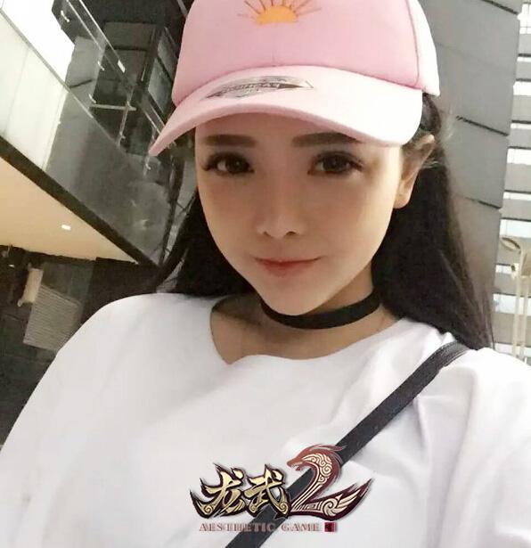 顏值媲美ShowGirl 《龍武2》女神玩家私照放送