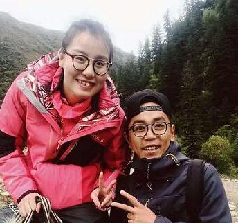 傅园慧野外吃蛇 网友期待吃虫子没想到洪荒少女给的惊喜更大