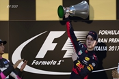 竞速游戏《F1 2017》售前宣传片 经典F1赛车登场