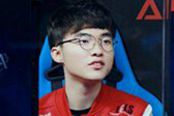 Faker《英雄联盟》韩服排位遇到Bang 被秀骚操作冲泉狂虐