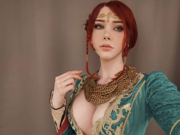 美女Cos《巫師3》特莉絲美圖 性感火辣美艷無雙